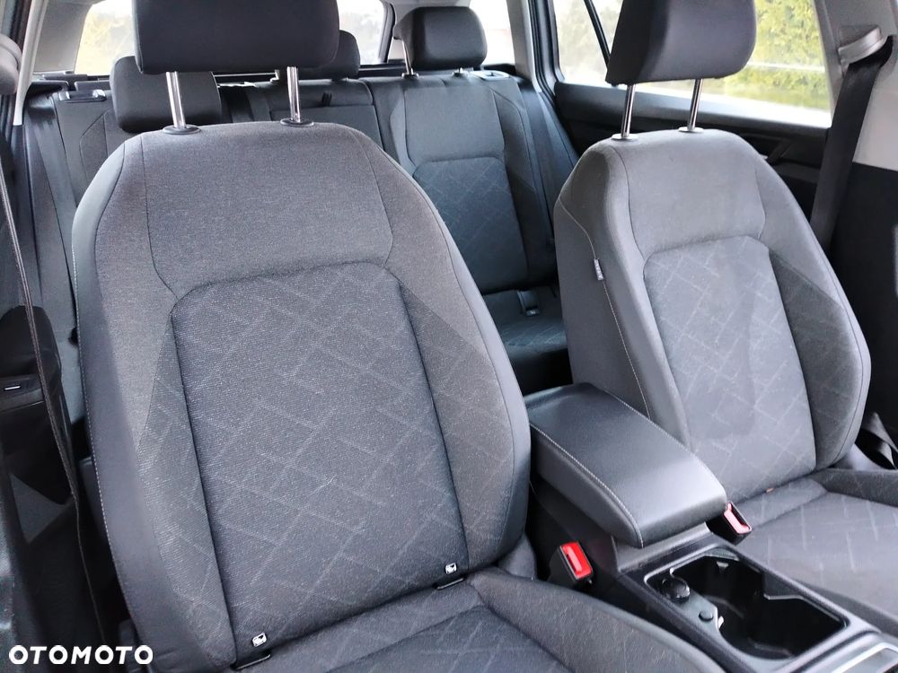 Volkswagen Golf - 26