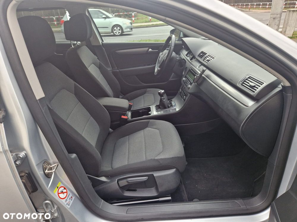 Volkswagen Passat Variant 1.8 TSI Comfortline - 14
