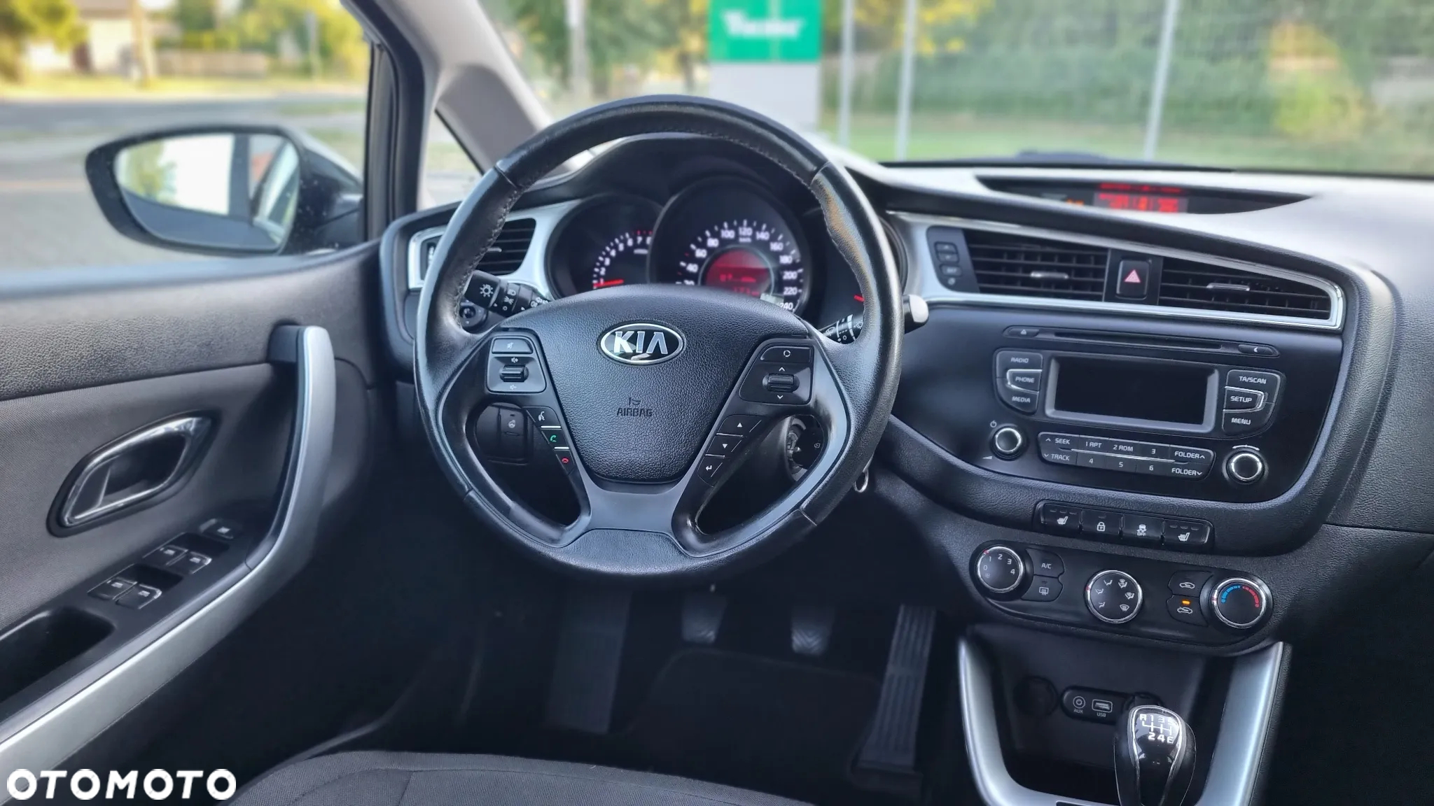 Kia Ceed SW 1.4 Attract - 14