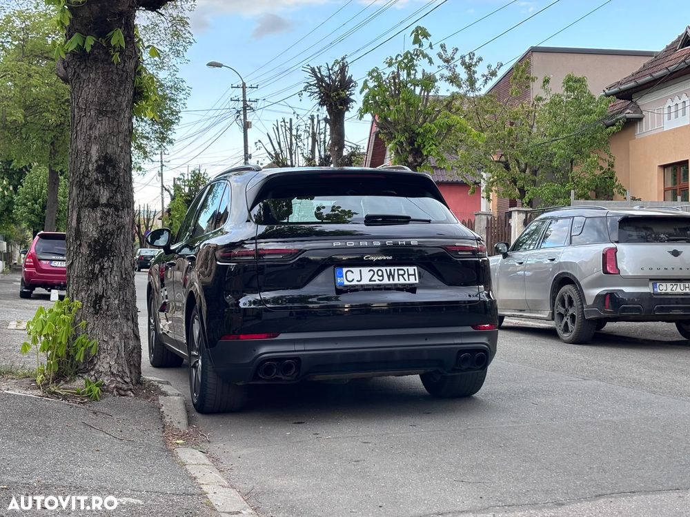 Porsche Cayenne - 4