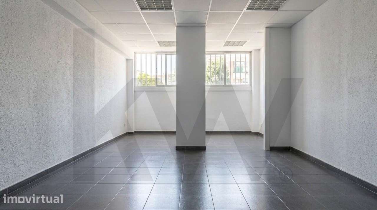 Oportunidade Única de Negócio: Espaço Comercial de 26 m2 em Carcavelos - Grande imagem: 3/5