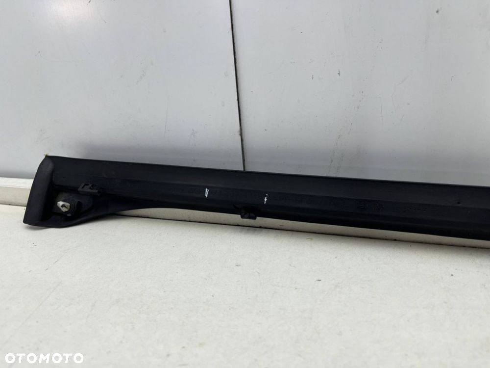 Listwa Porsche Panamera II 971 16-23r. lewa przednia dolna listwa zewnętrzna drzwi uszczelka - 10