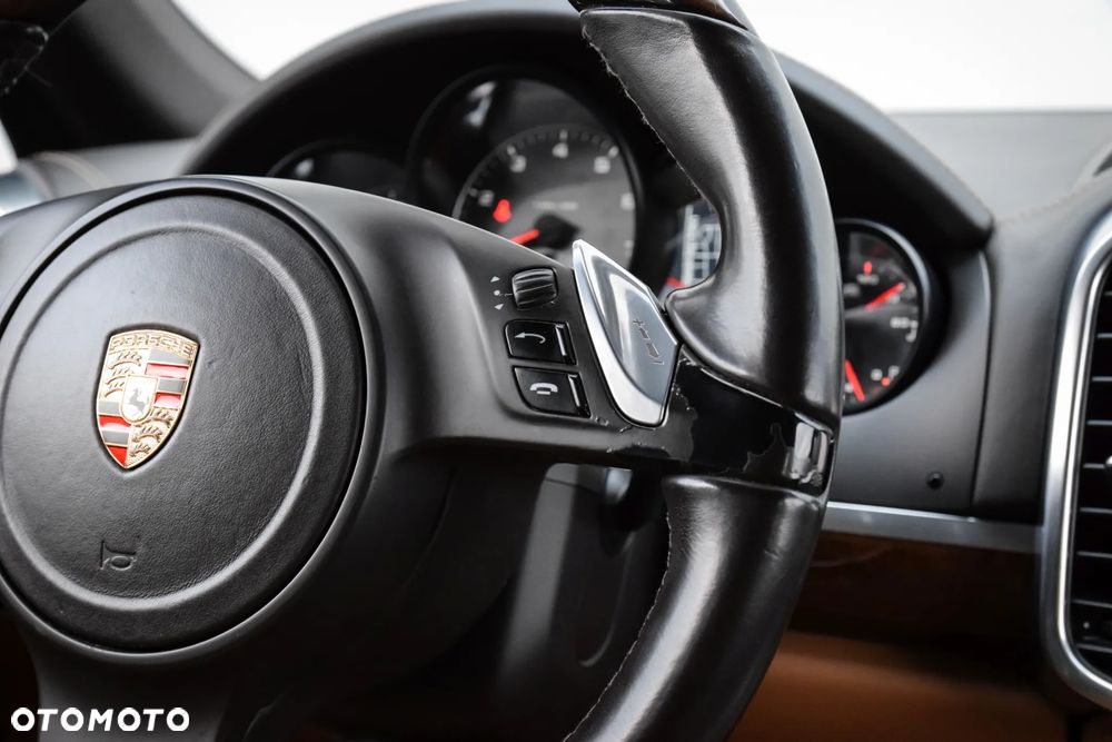 Porsche Cayenne S - 17