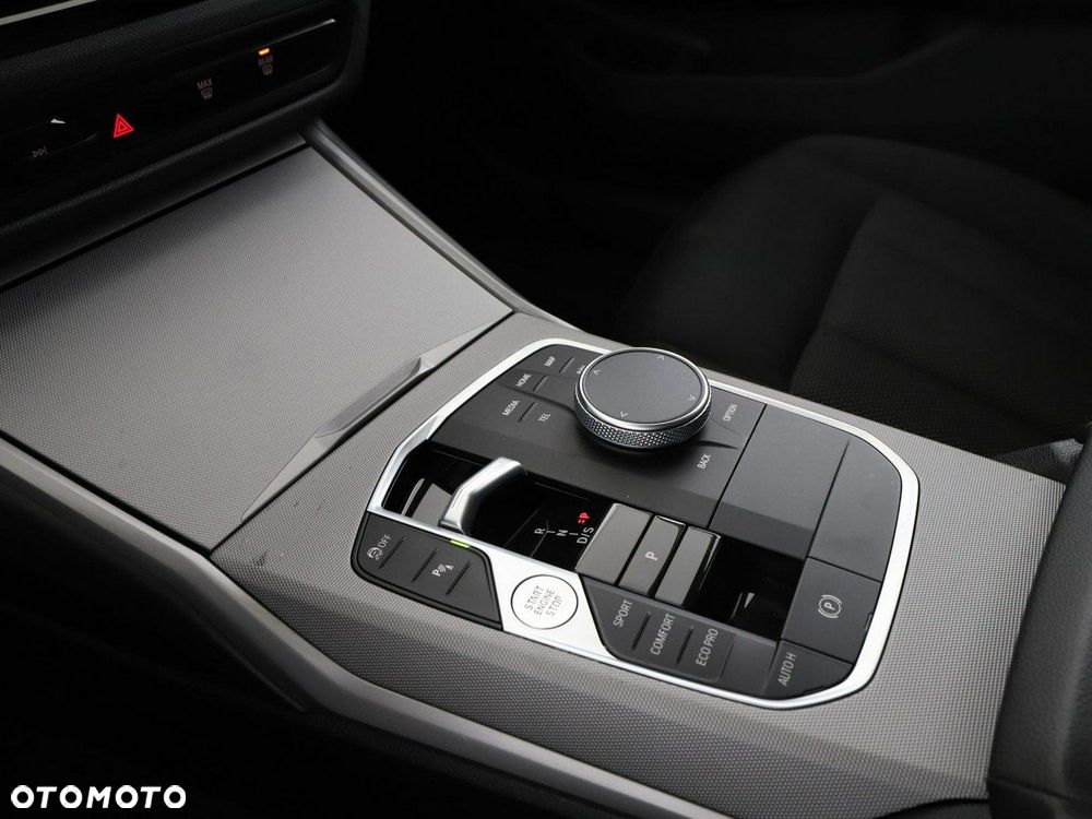 BMW Seria 3 318d - 30