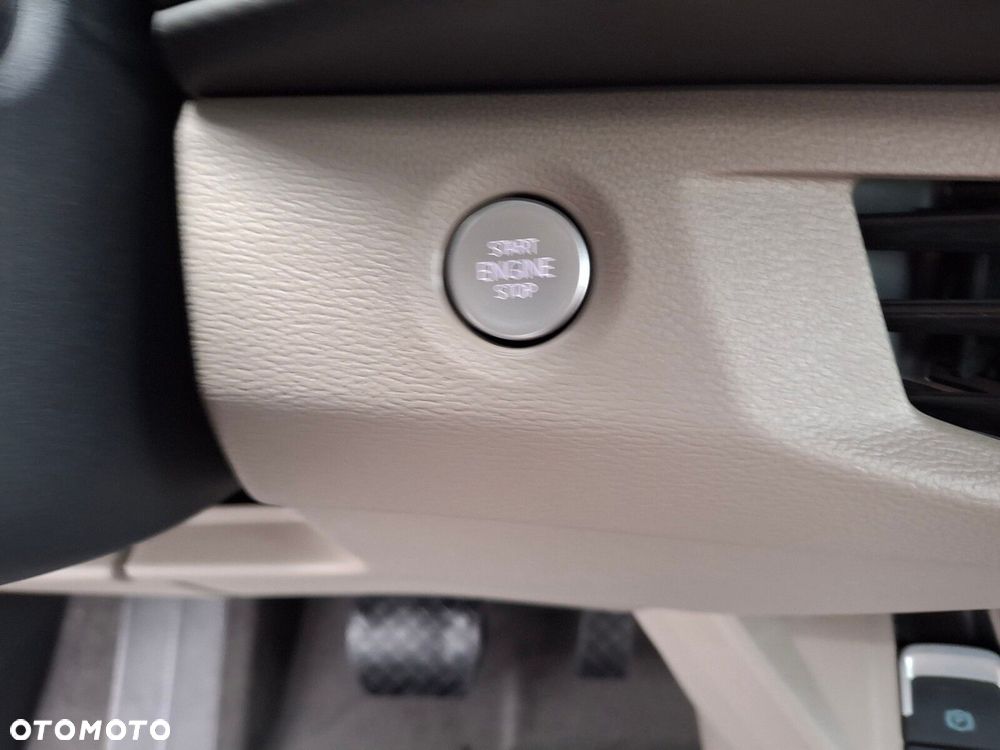 Volkswagen Multivan - 13