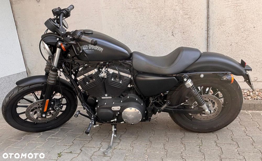 Harley-Davidson Sportster Iron 883 - 5
