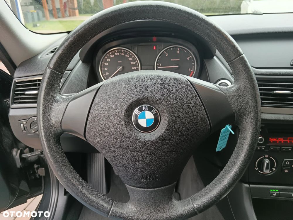 BMW X1 sDrive16d - 14