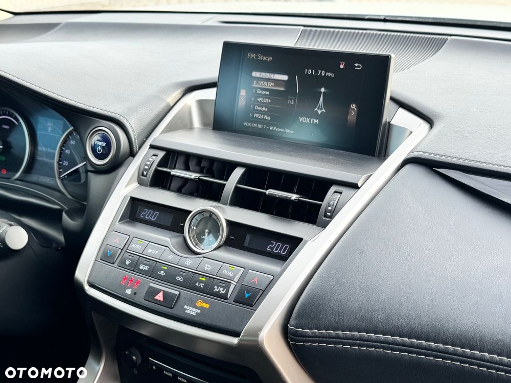 Lexus NX 300h Elite 2WD - 25