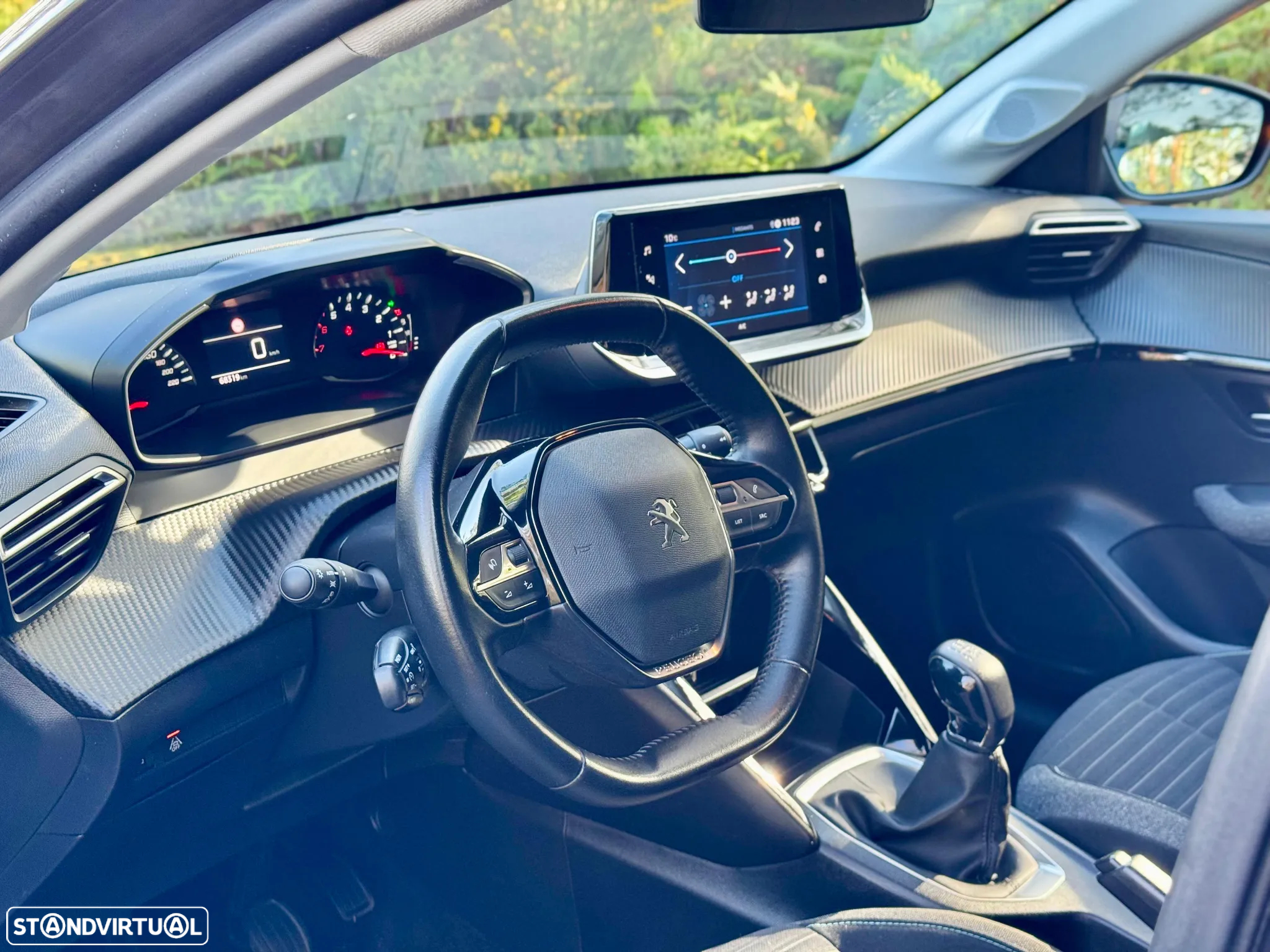 Peugeot 208 1.2 PureTech SE Style - 30