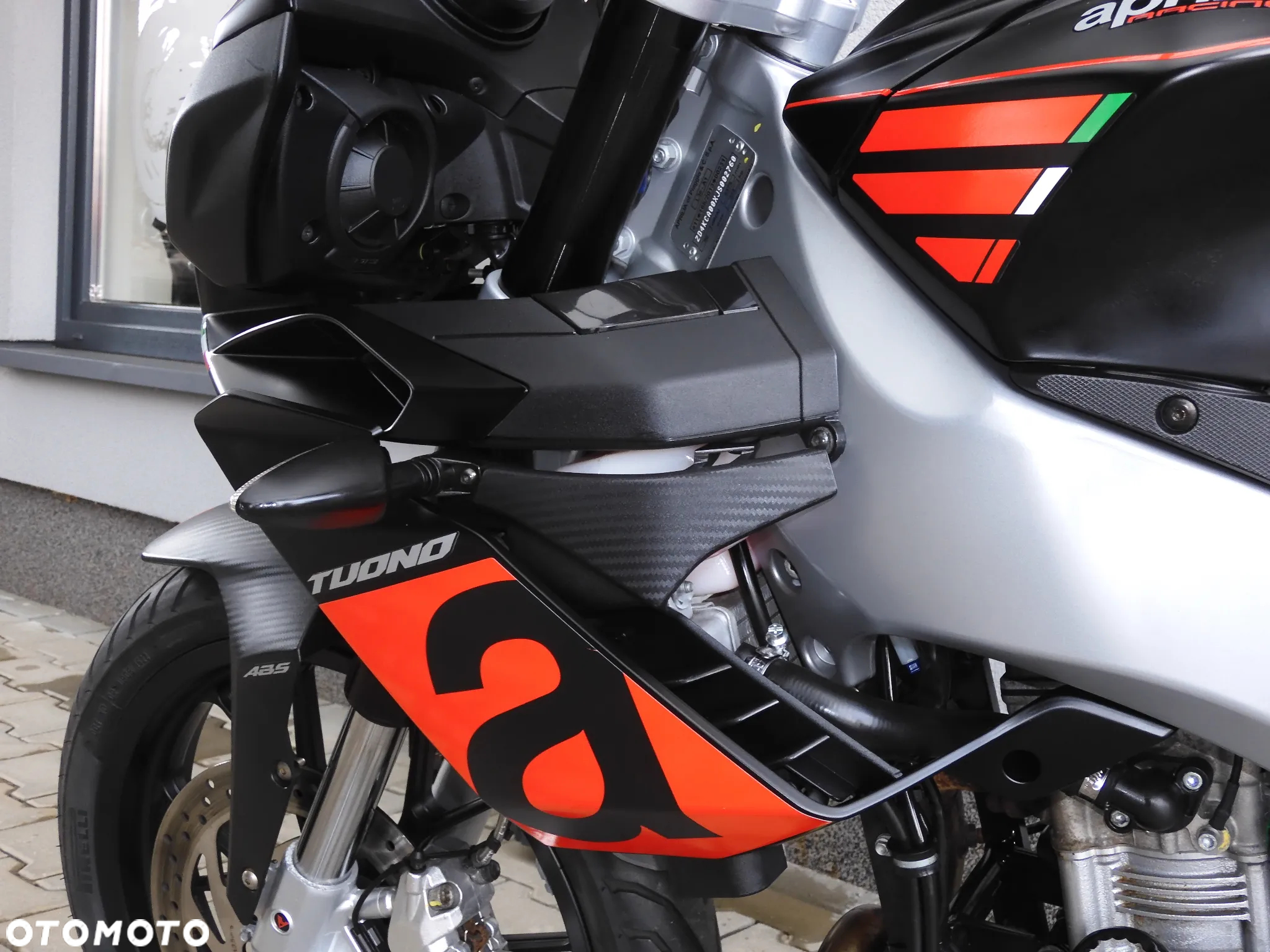 Aprilia Tuono - 32