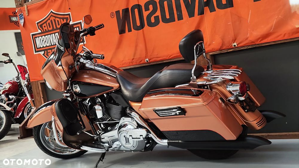 Harley-Davidson Touring Street Glide - 37