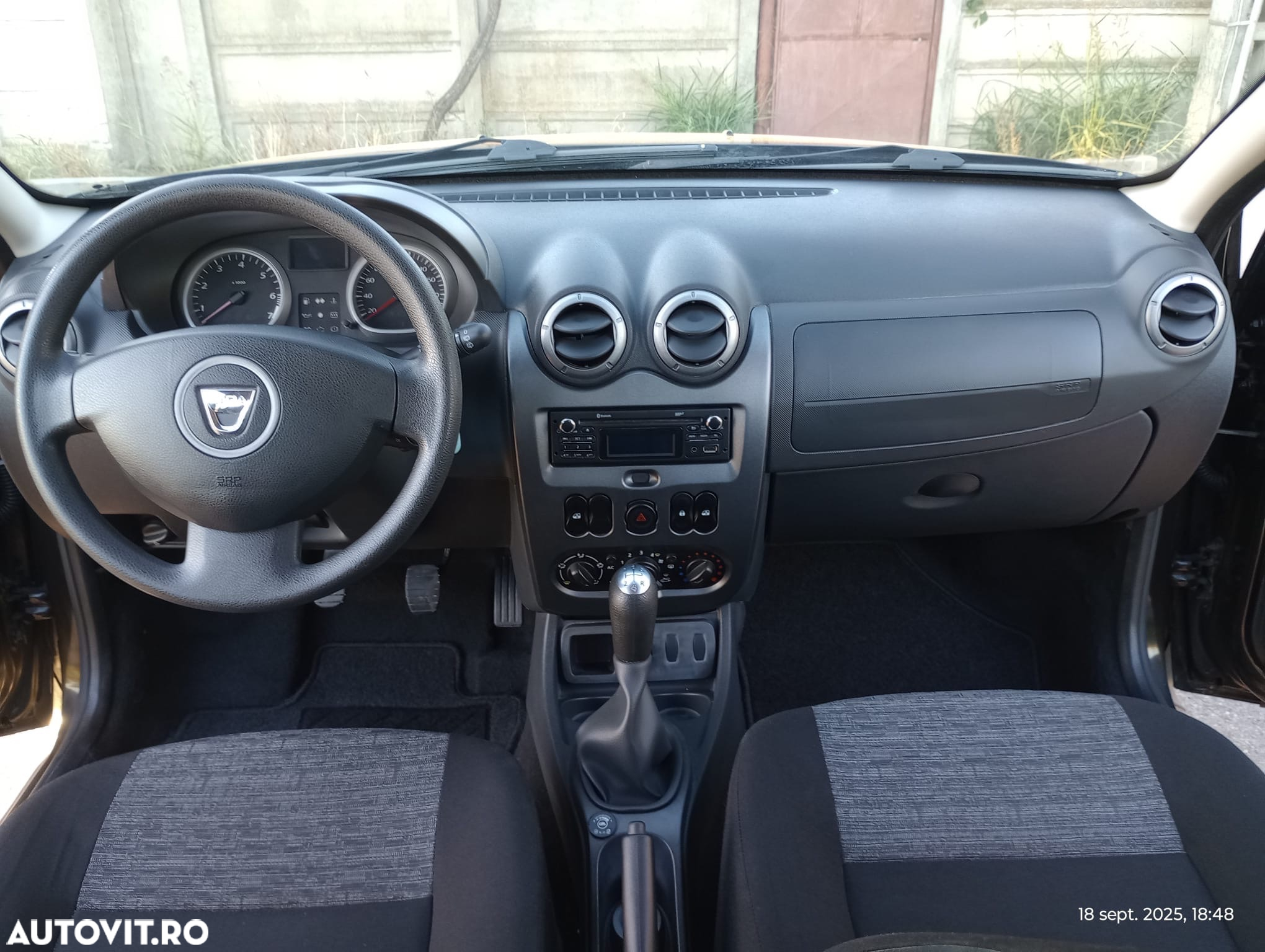 Dacia Duster 1.6 4x2 Laureate - 13