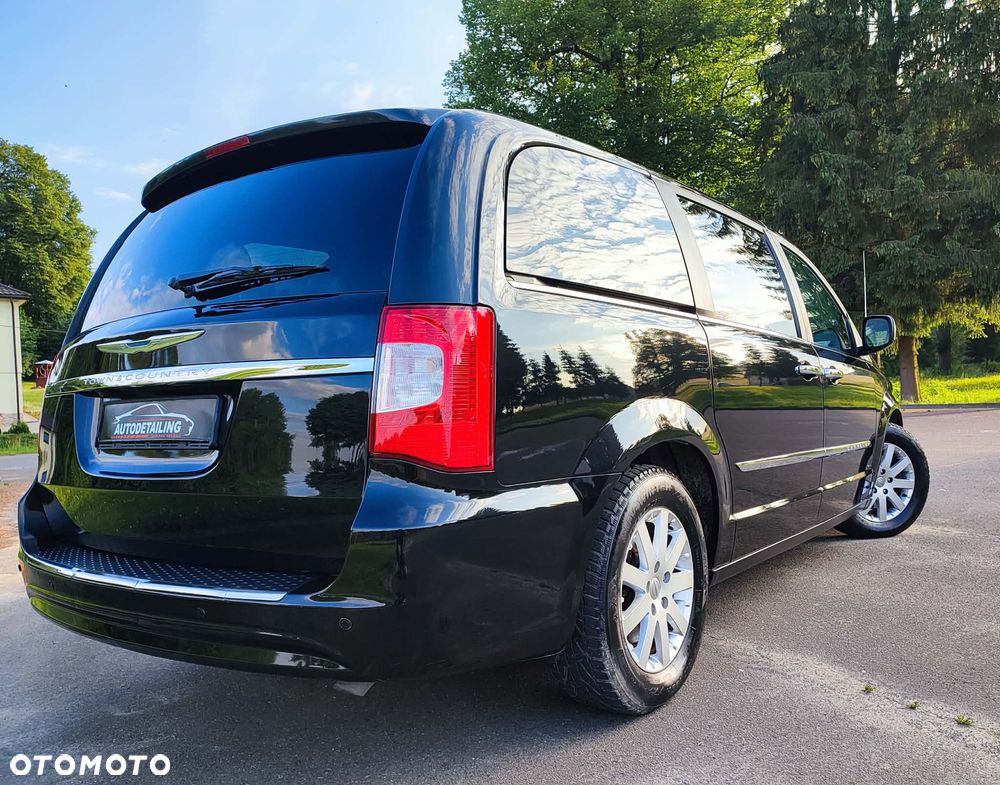 Chrysler Town & Country 3.6 Limited - 8