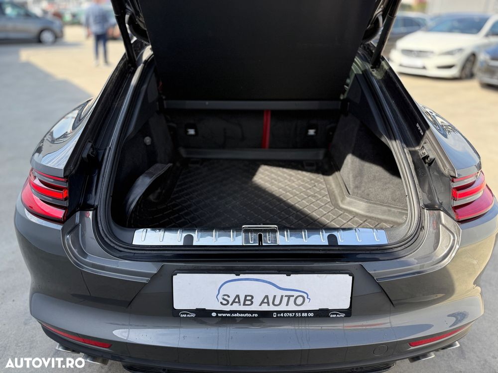 Porsche Panamera - 28