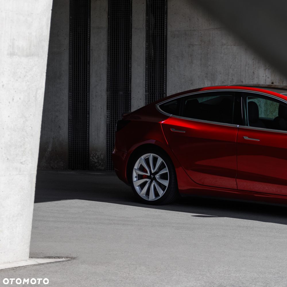 Tesla Model 3 - 6