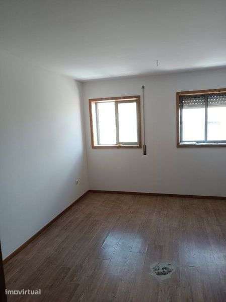 Alugo apartamento t2 em campo sobrado valongo - Grande imagem: 2/7