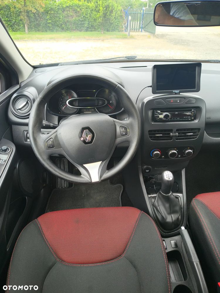 Renault Clio 1.2 16V 75 Life - 20