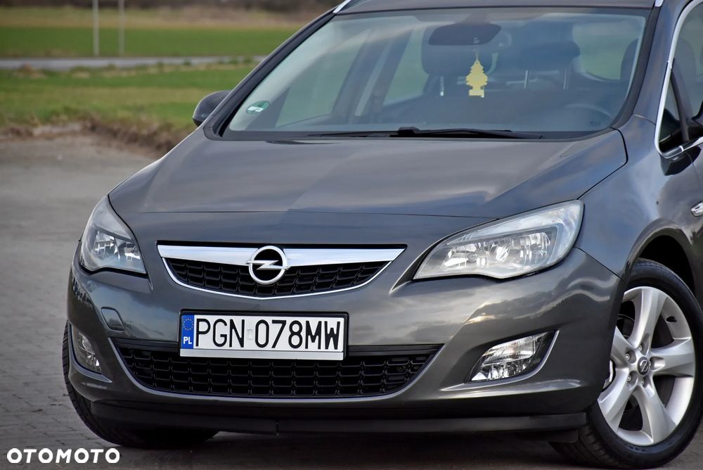 Opel Astra 1.4 Turbo Cosmo - 1