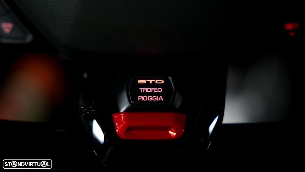Lamborghini Huracán STO - 25