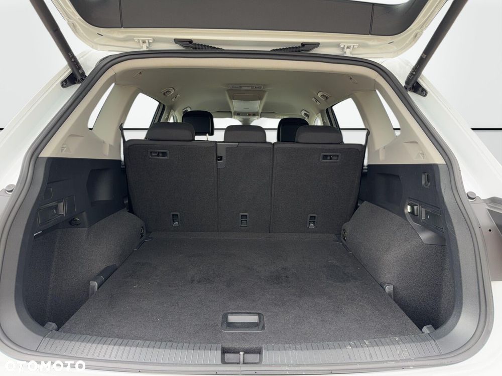 Volkswagen Tiguan Allspace - 38