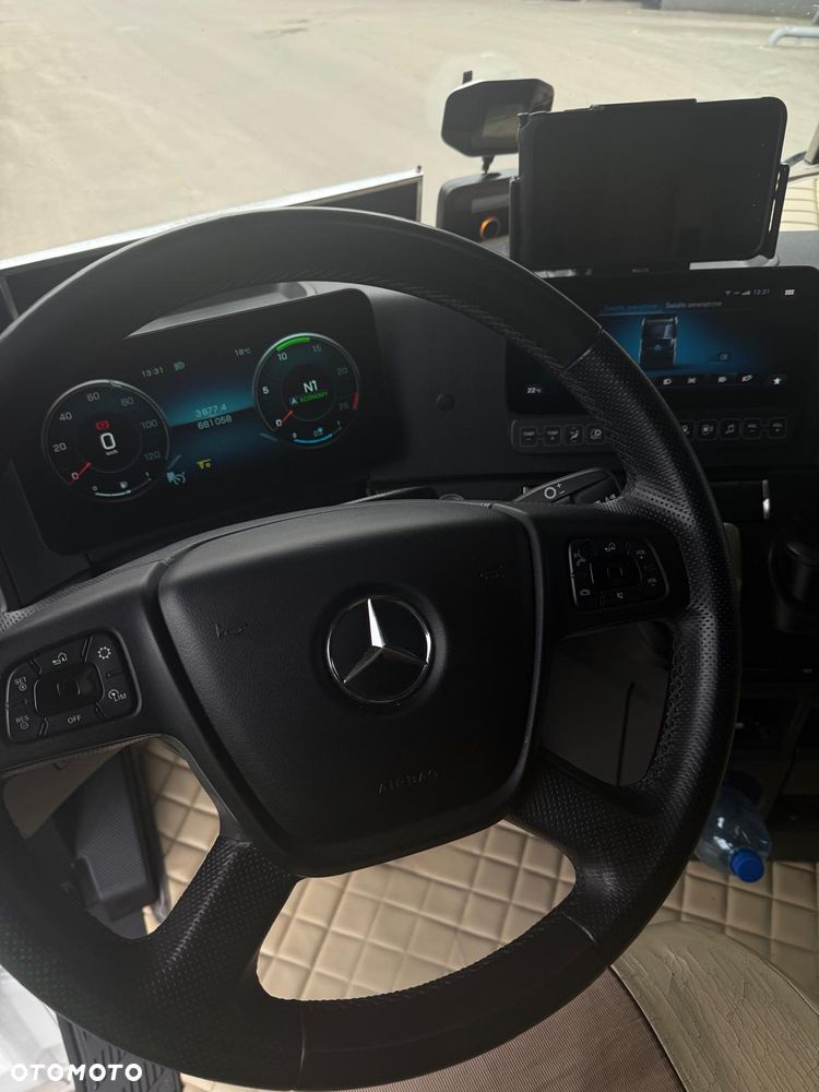 Mercedes-Benz ACTROS - 5