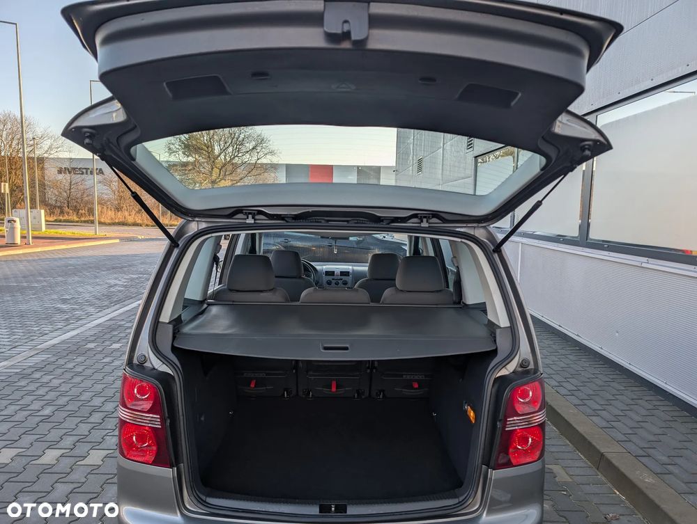 Volkswagen Touran 1.9 TDI DSG Trendline - 15