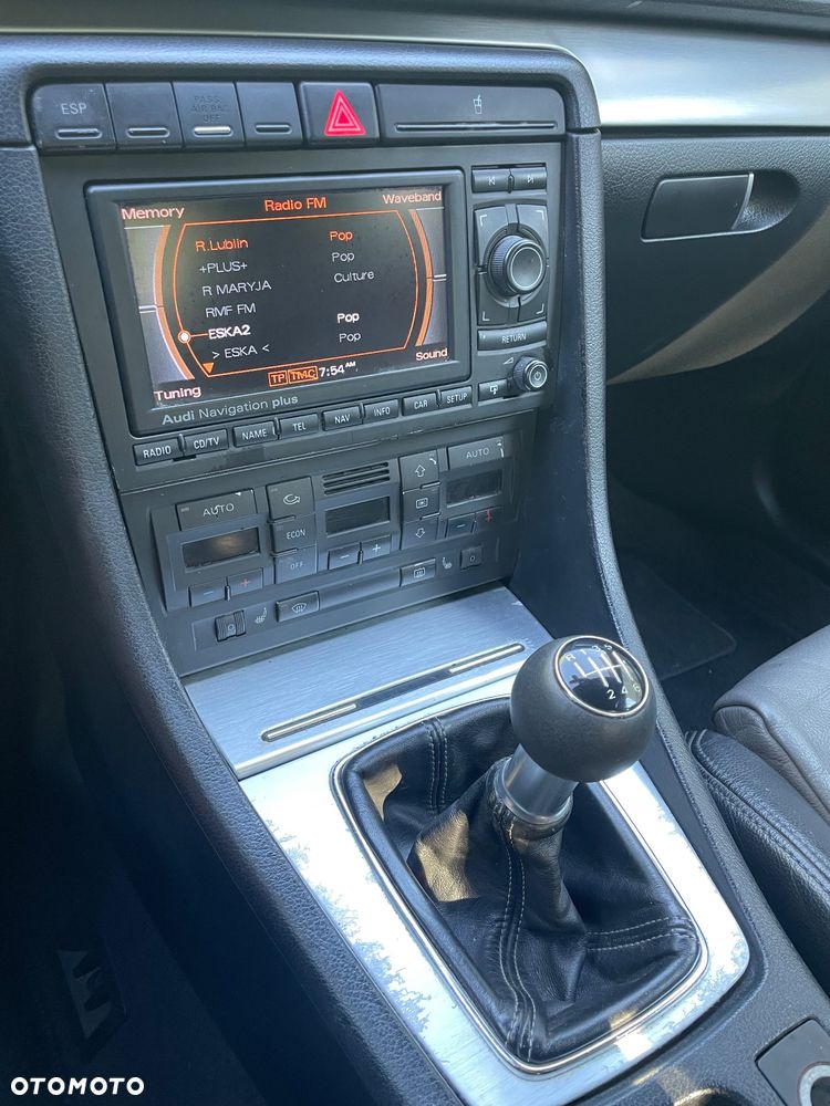 Audi A4 Limousine 2.0 T FSI quattro - 11