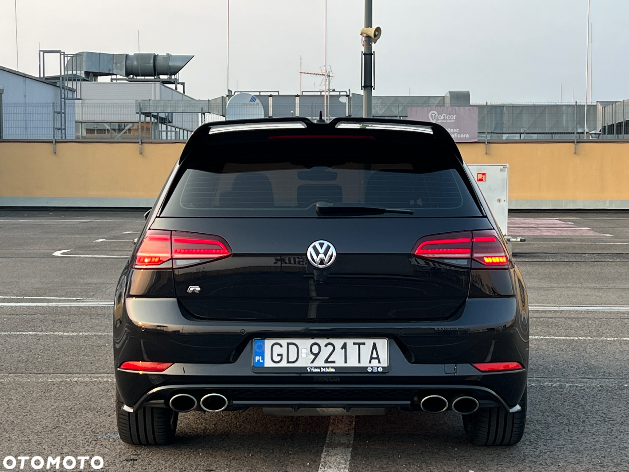 Volkswagen Golf VII 2.0 TSI BMT 4Mot R DSG - 4