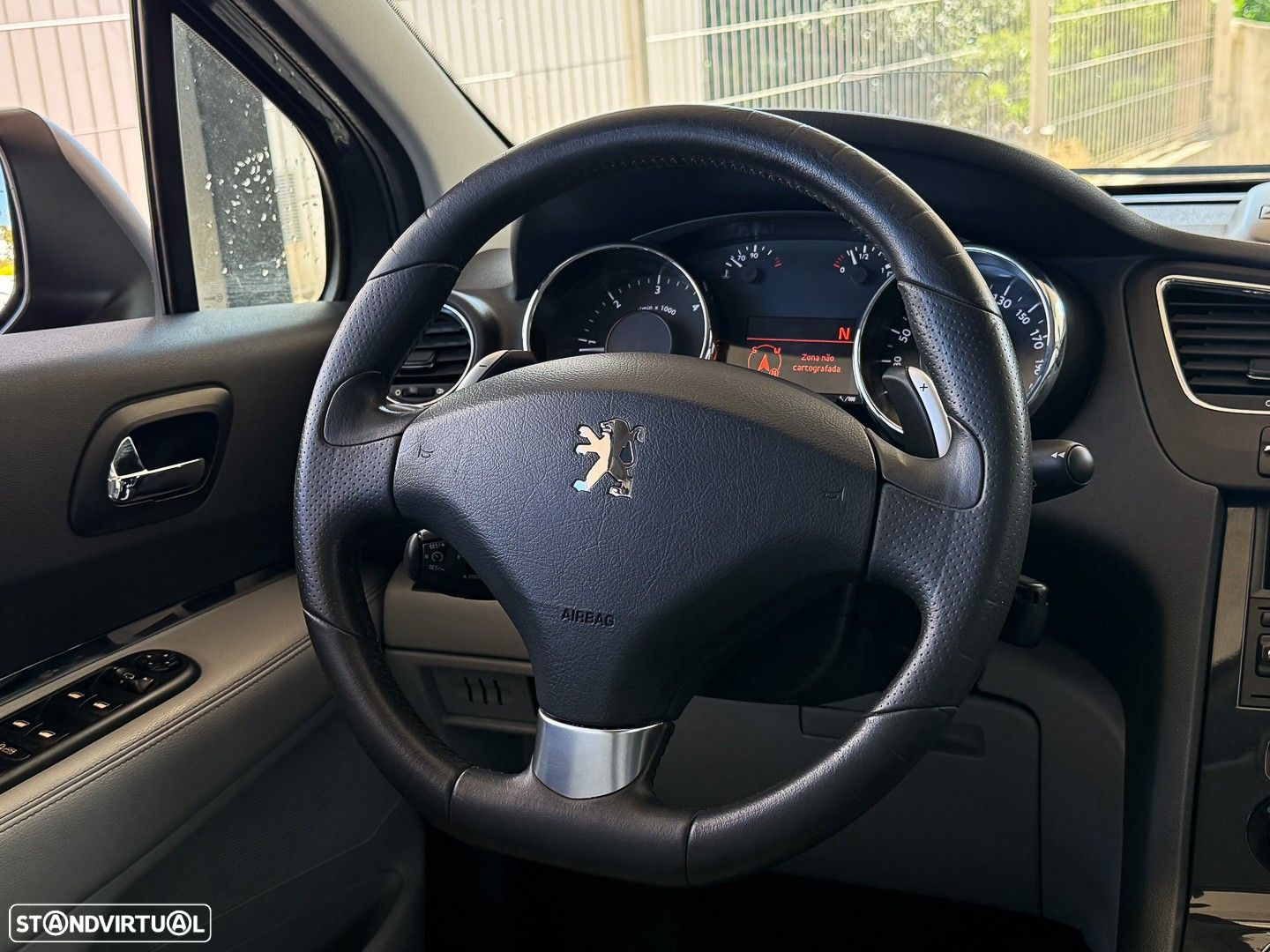 Peugeot 5008 1.6 E-HDi 5L Allure CMP6 - 17