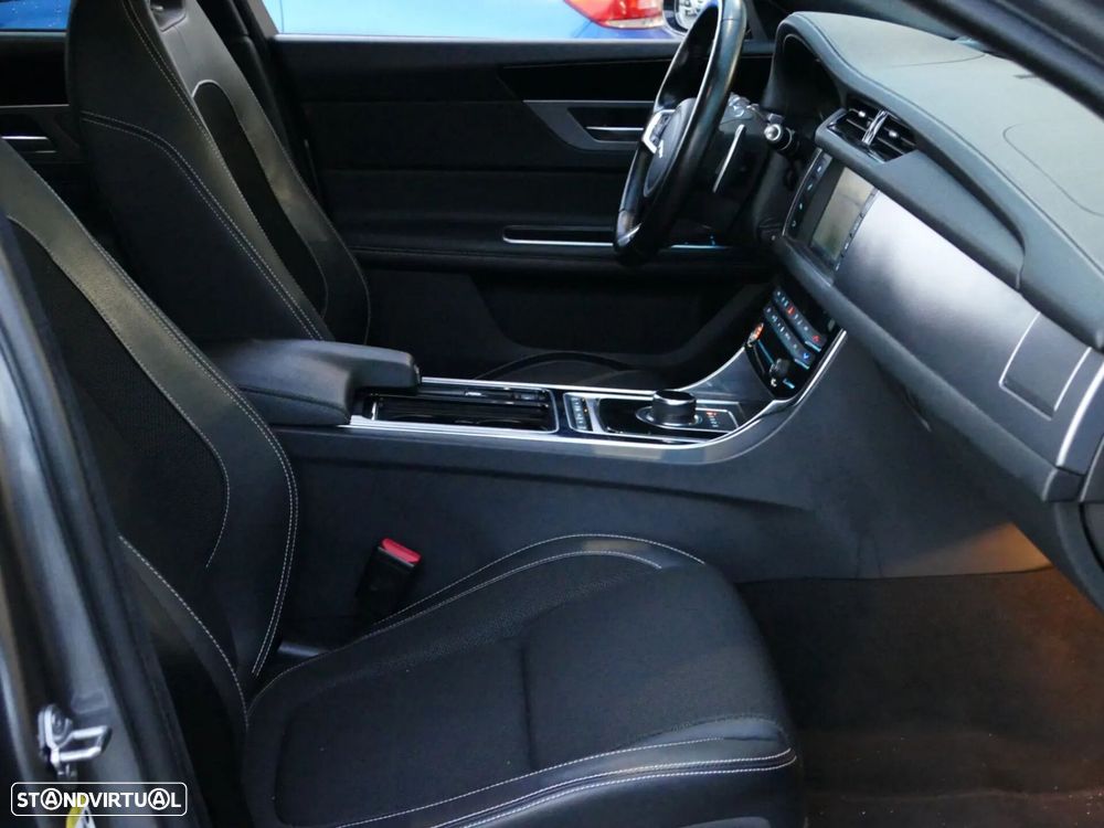 Jaguar XF Sportbrake 2.0 D R-Sport Aut. - 30