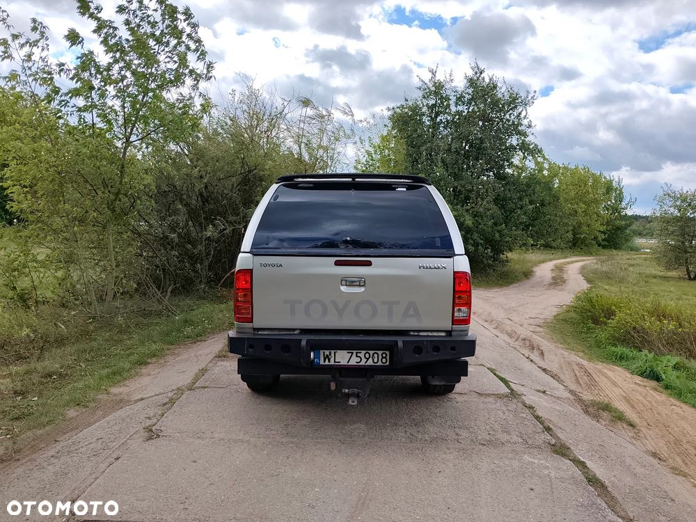 Toyota Hilux 2.5 D-4D SR5 - 7