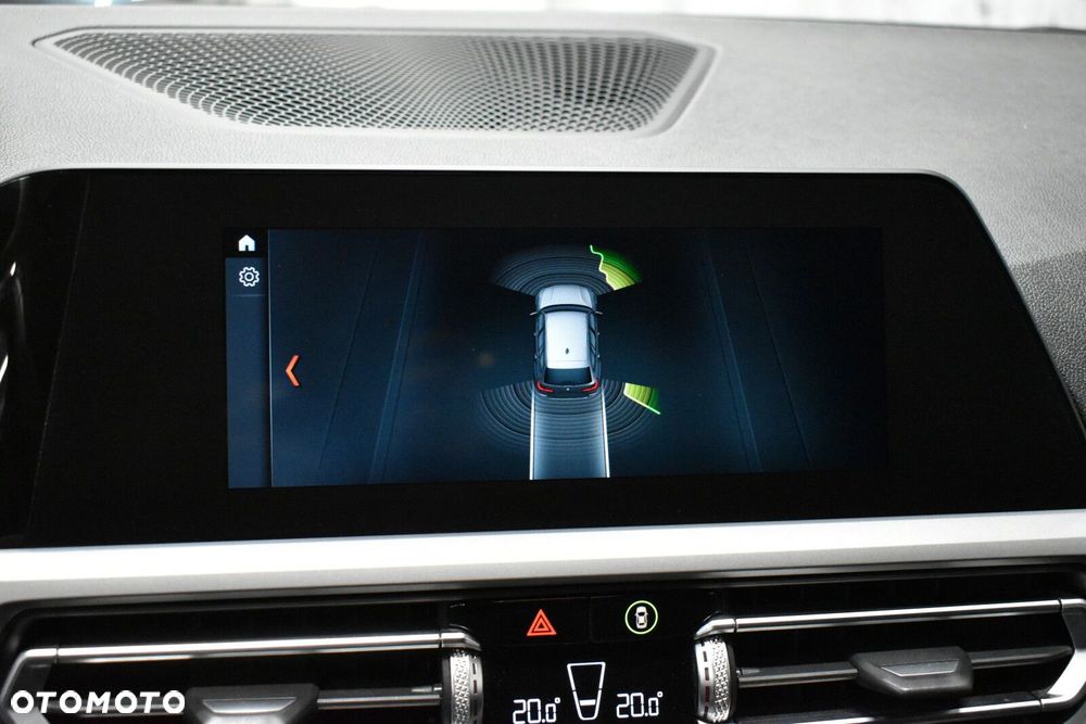 BMW Seria 3 320d xDrive Advantage - 17