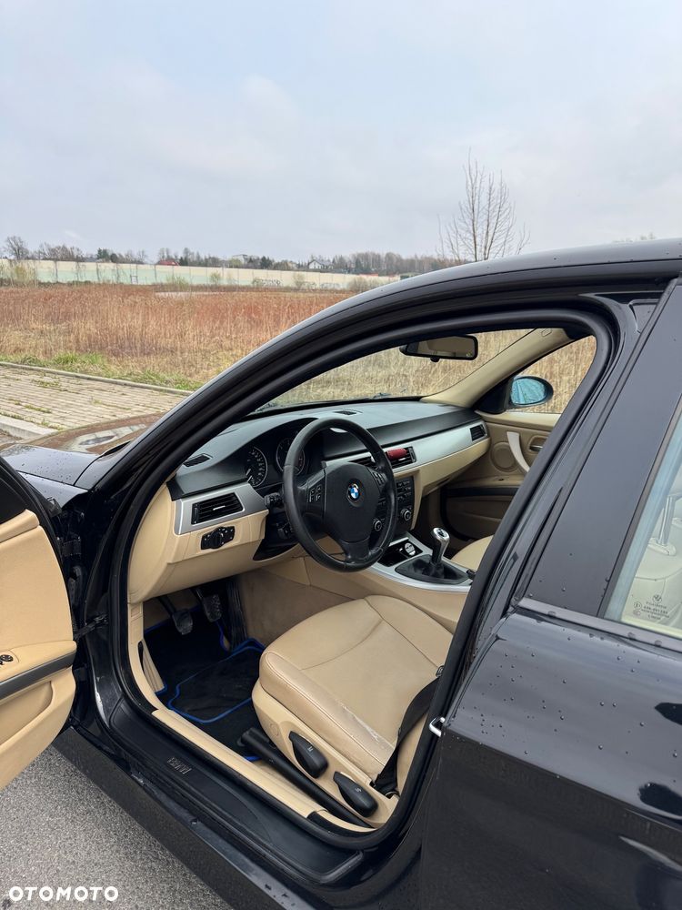 BMW Seria 3 318d - 13