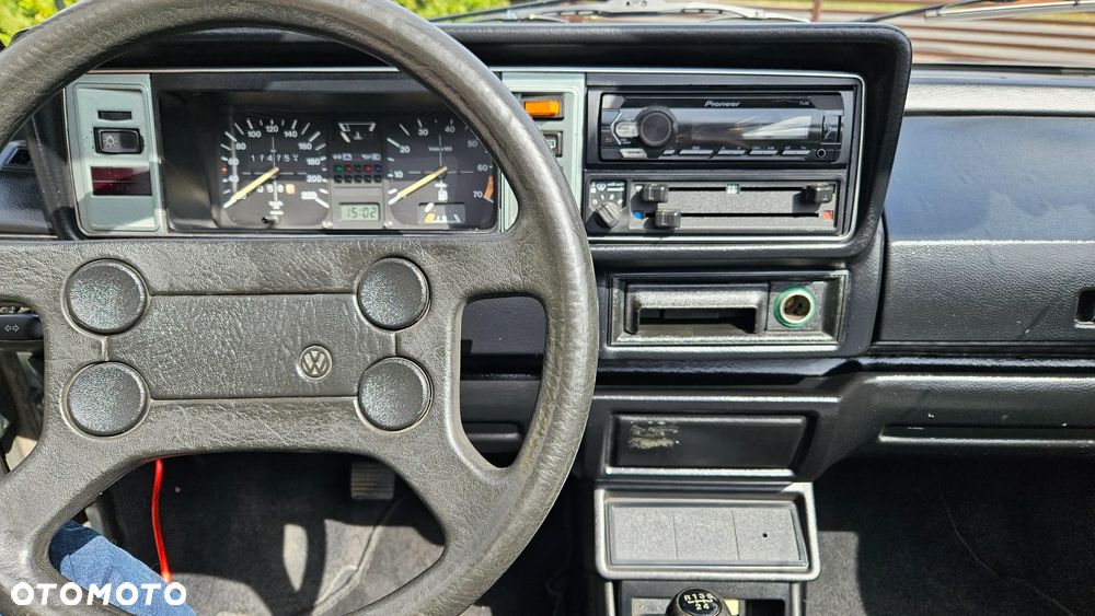 Volkswagen Golf 1.6 / 1.6 C - 24
