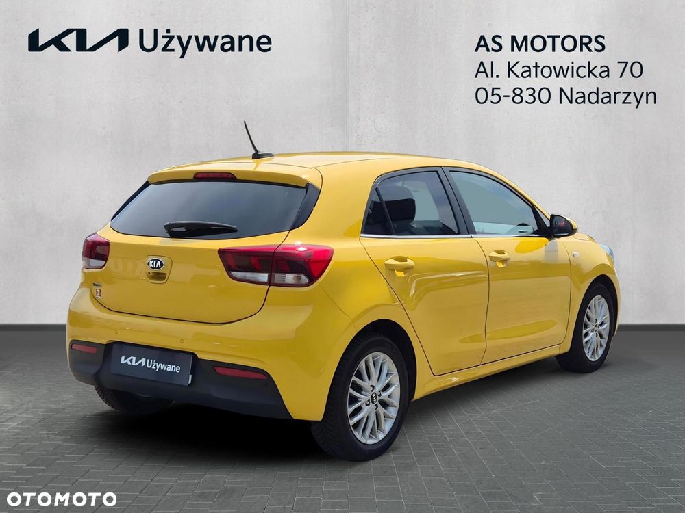 Kia Rio 1.4 L - 6