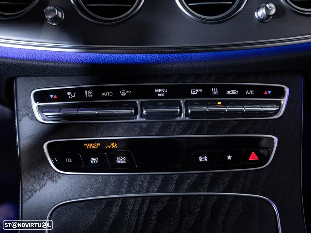 Mercedes-Benz E 300 de AMG Line - 28