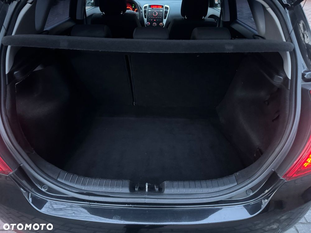 Kia Ceed - 21