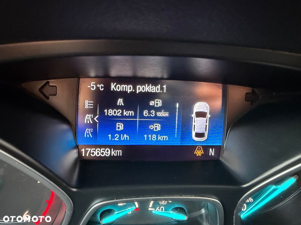 Ford Kuga 2.0 TDCi 2x4 Titanium - 20