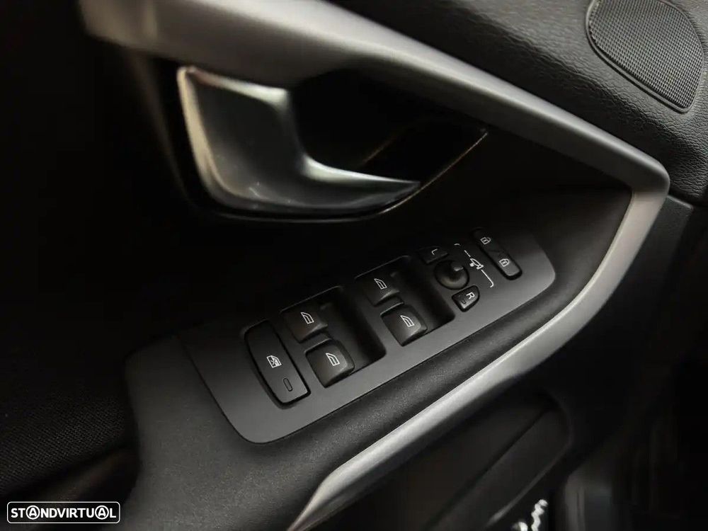 Volvo V40 1.5 T3 Sport Edition Geartronic - 21