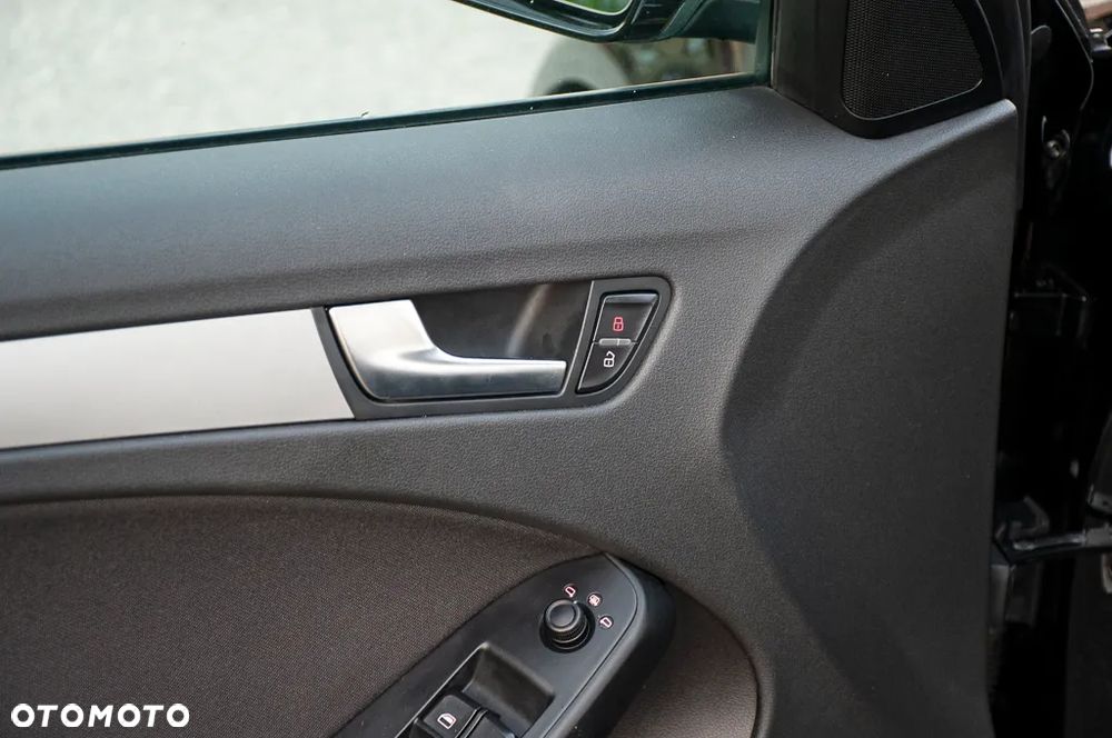 Audi A4 Avant 2.0 TDI DPF quattro Ambiente - 38