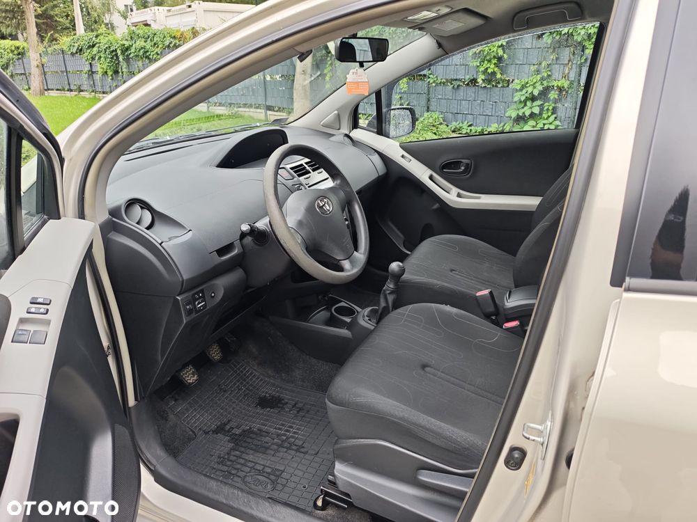 Toyota Yaris 1.0 Luna A/C - 9