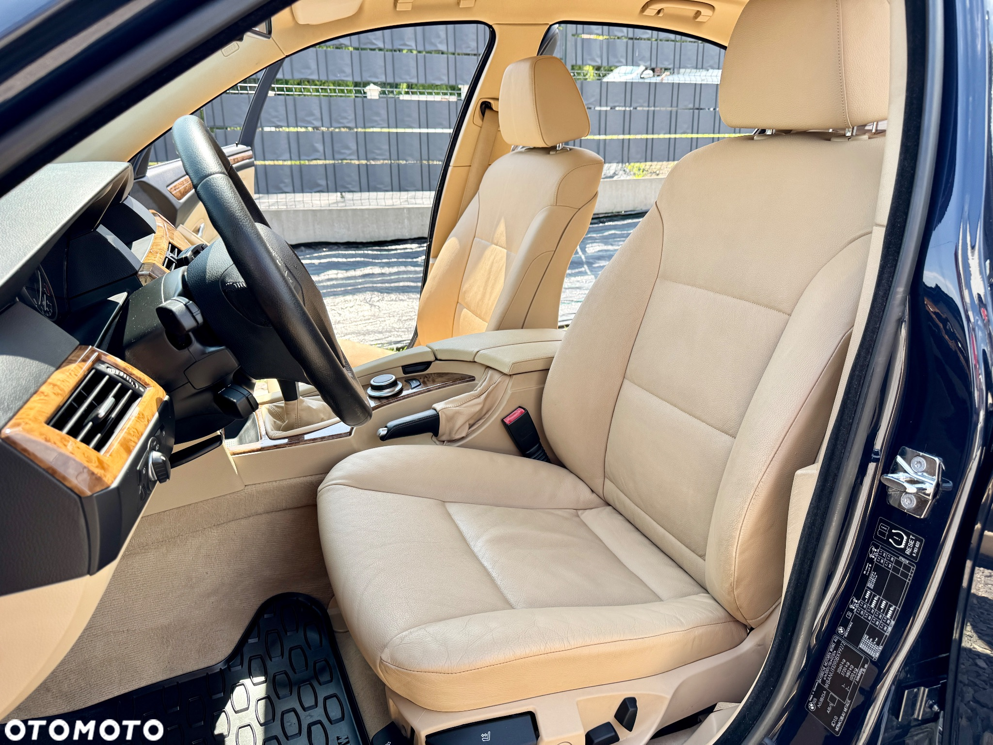 BMW Seria 5 523i - 15