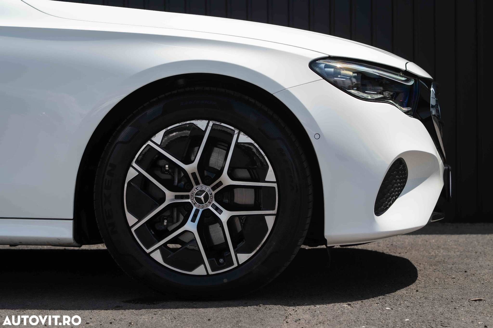 Mercedes-Benz E 220 d 4Matic 9G-TRONIC Edition AVANTGARDE - 13
