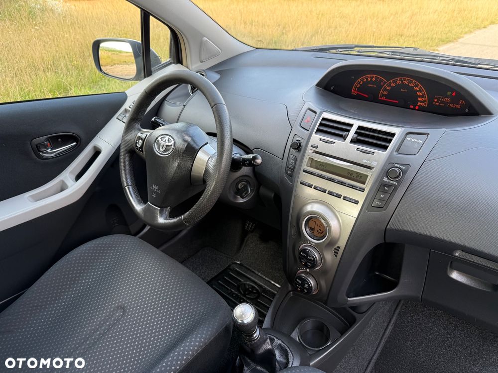 Toyota Yaris 1.33 2010 - 22