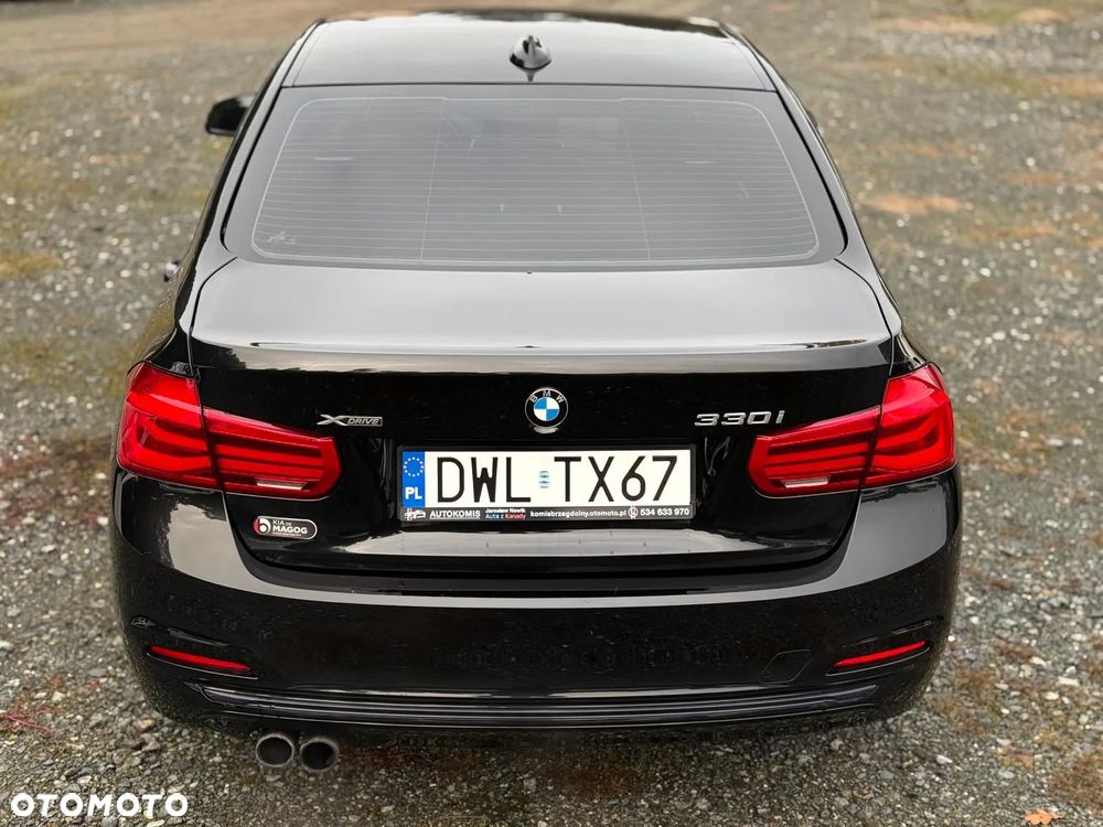BMW Seria 3 330i - 10