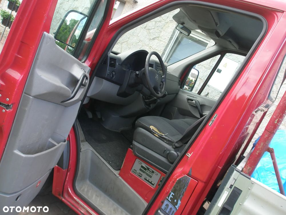 Mercedes-Benz Sprinter - 14