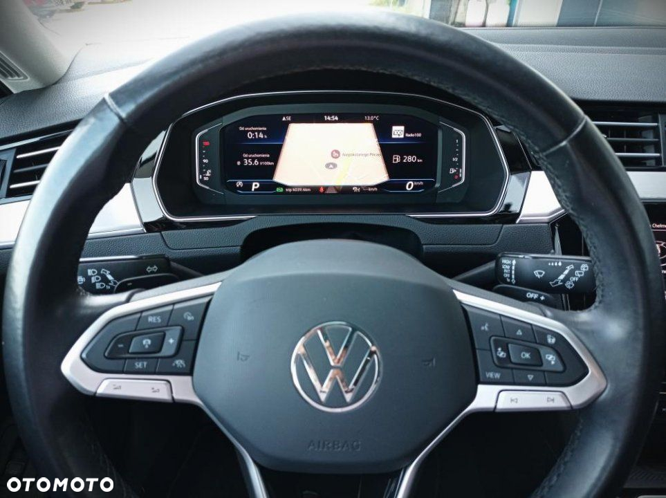 Volkswagen Passat - 17