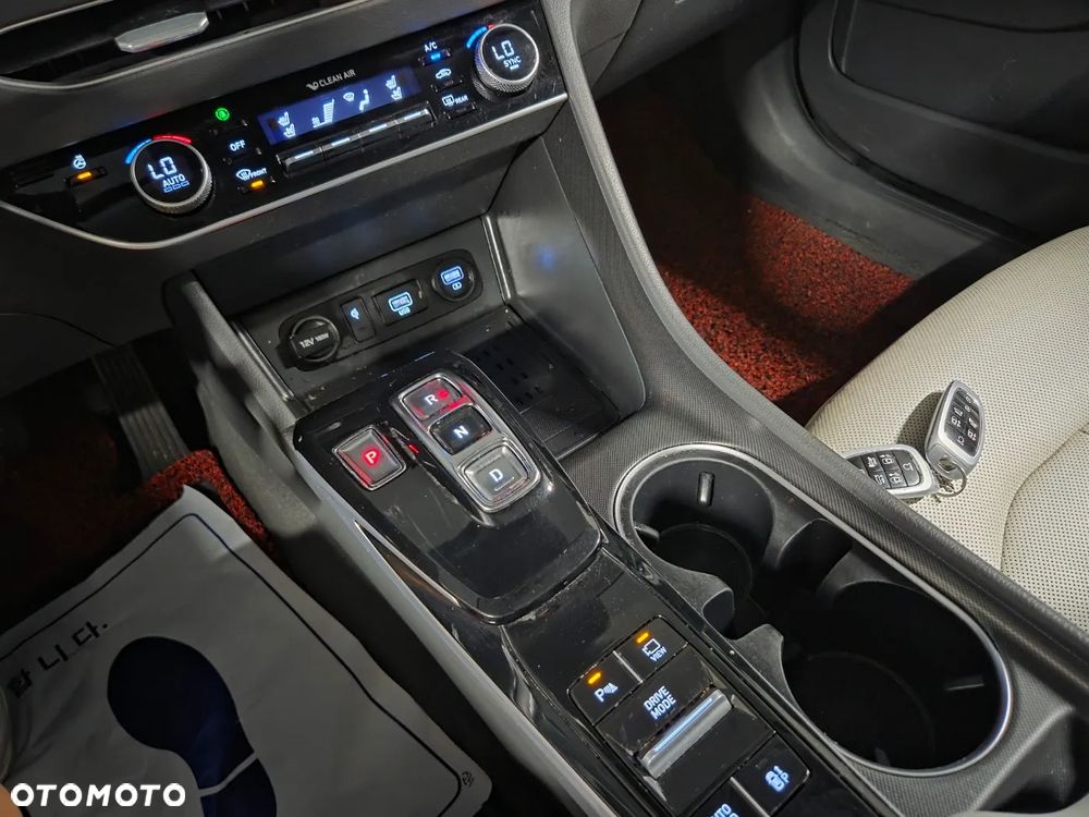 Hyundai Sonata - 14