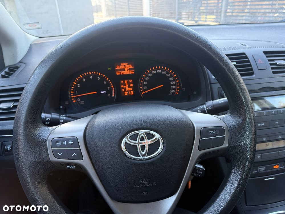 Toyota Avensis 1.8 Comfort - 18