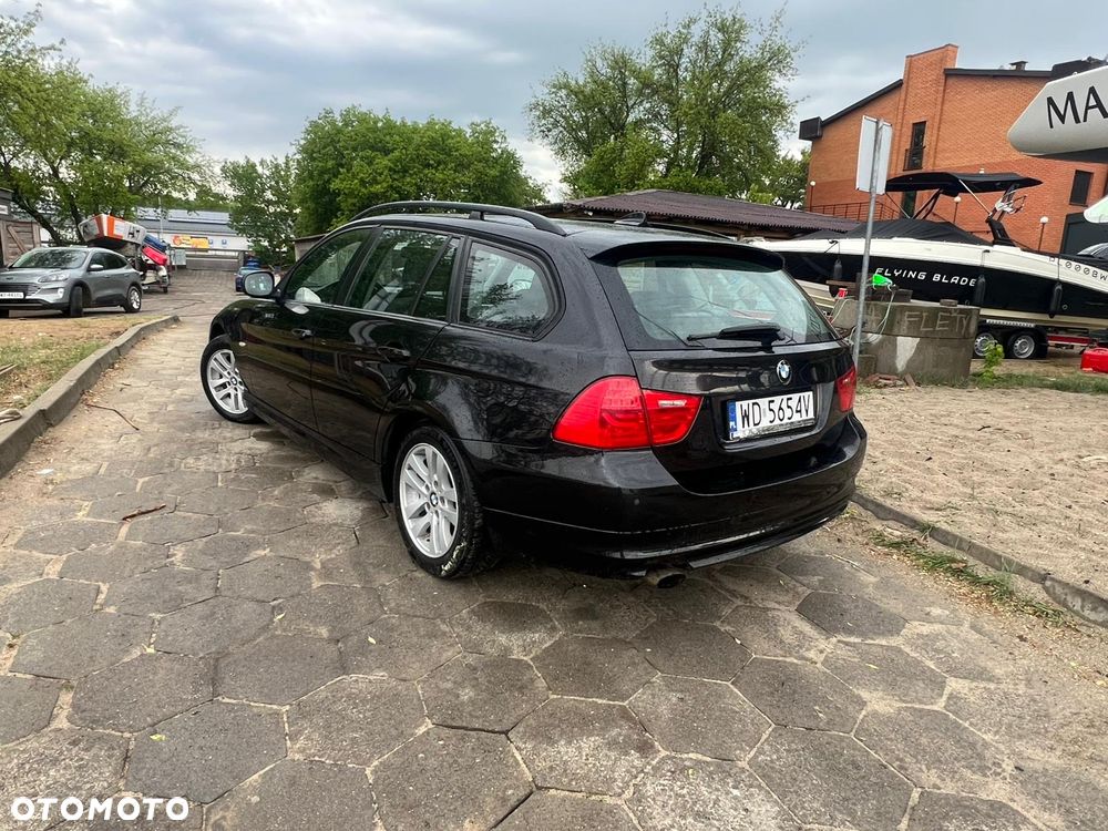 BMW Seria 3 318i - 10